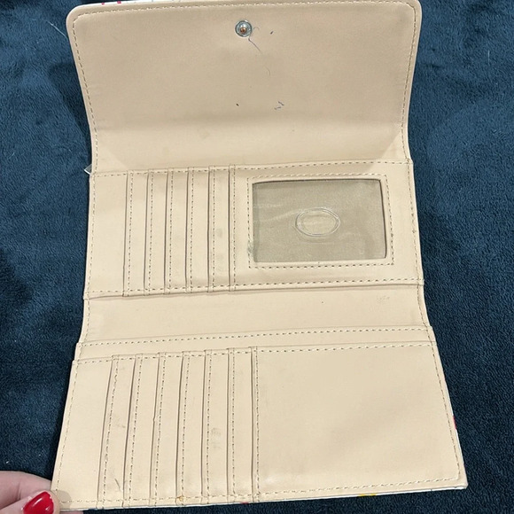 Colorful G Guess Wallet - Picture 3 of 5